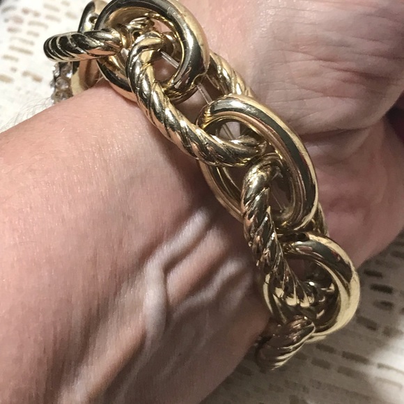 Chunky fab gold tone link statement bracelet, crystals, stretchy, up to 7-1/2”💕 - Picture 5 of 5